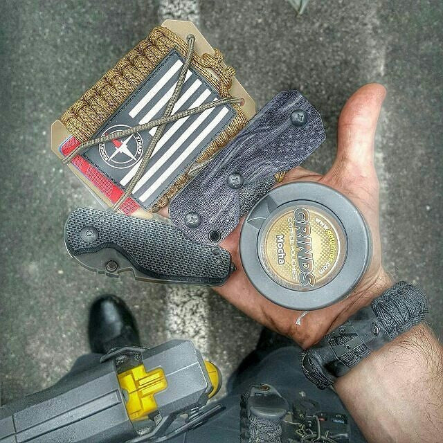 Load image into Gallery viewer, First Responder Strap - Police LEO backup duty gear w/ light, cuff key, seatbelt cutter, compass.