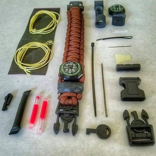Load image into Gallery viewer, The Escape Evade Pathfinder: Military & Tactical Strap w/ SERE kit, Compass, Kevlar Saw, Cuff Key.