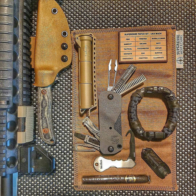 Load image into Gallery viewer, EDC Prepper - Paracord Bracelet Urban Tool Kit Equipped w/ LED Light, fire starter, blade, compass.