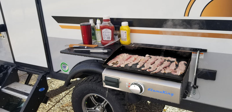 Load image into Gallery viewer, Flame King 17 inch LP Griddle with Small Regulator for RV pullout