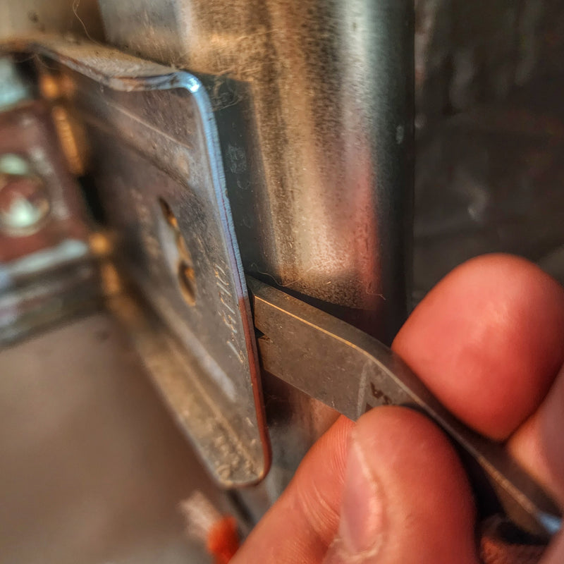 Load image into Gallery viewer, Superesse Micro Task Tool (S-MTT): EDC Pry Implement
