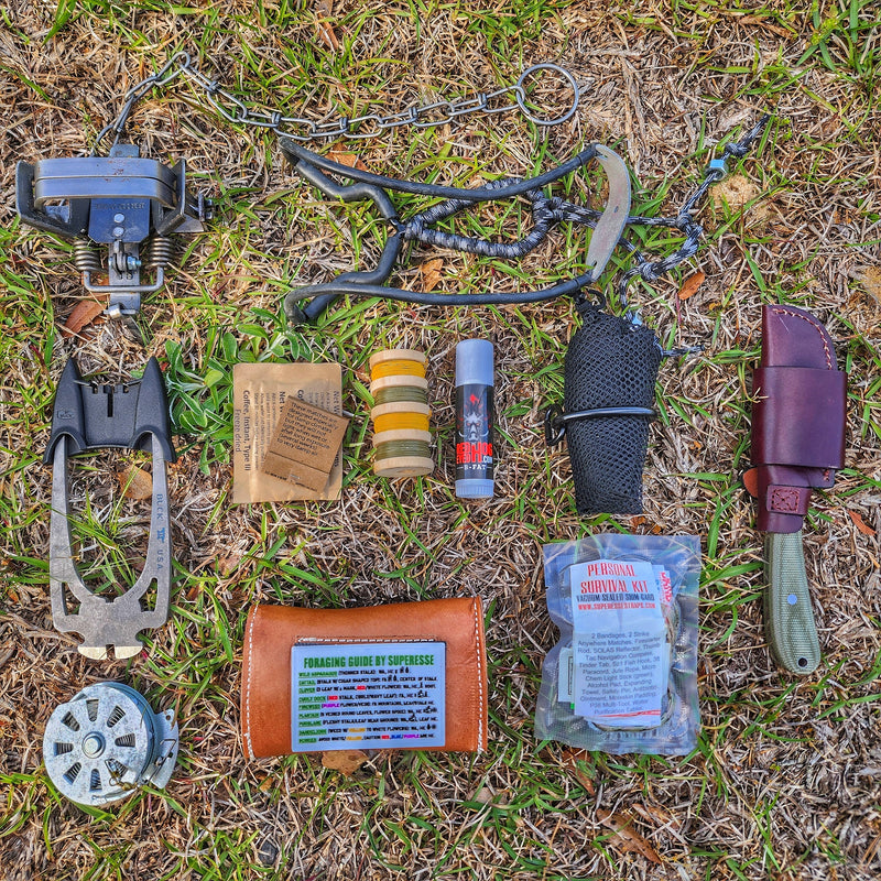 Load image into Gallery viewer, Storage Pocket Patch:  "Foraging Guide", a Plants and Edibles Quick Identification Reference
