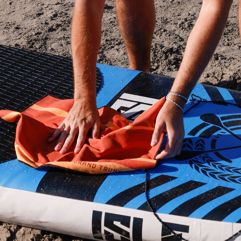 Load image into Gallery viewer, High Tide Microfiber Towel
