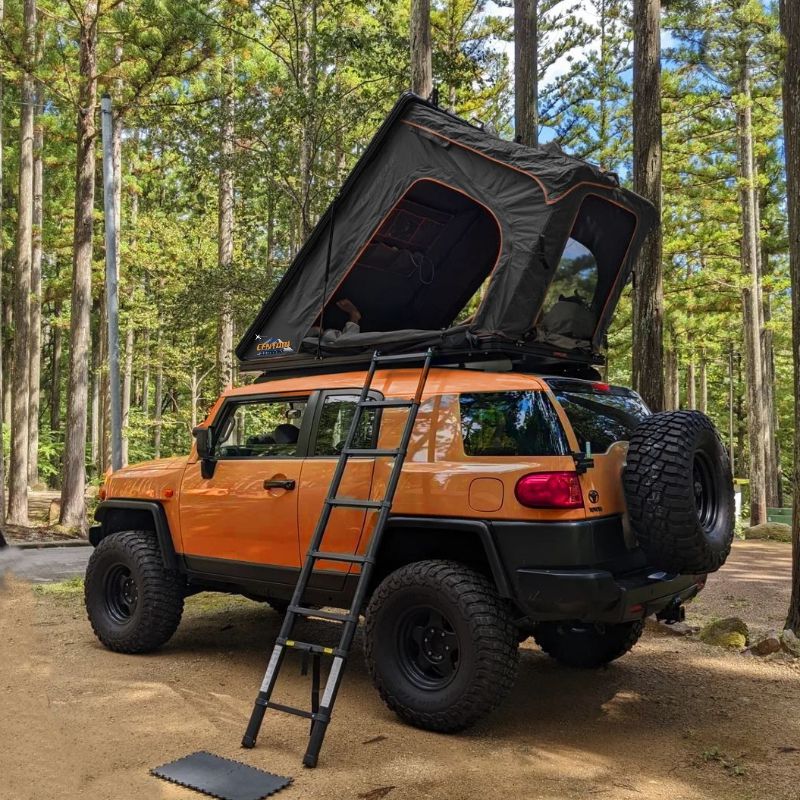 Load image into Gallery viewer, Outdoorsman XL Plus - Aluminum Clam Shell Roof Top Tent
