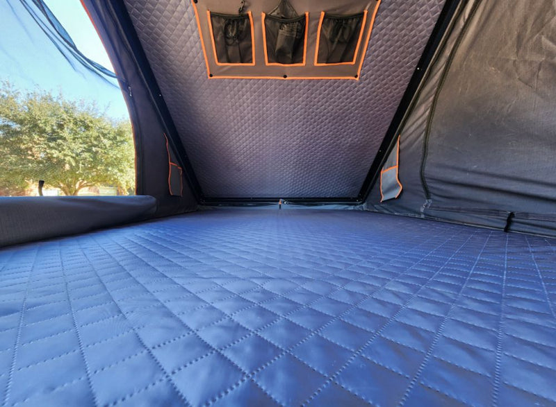 Load image into Gallery viewer, Outdoorsman XL -Aluminum Clam Shell Roof Top Tent
