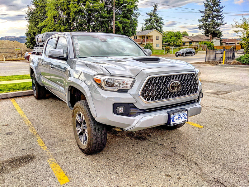 Load image into Gallery viewer, LED Fog Light Pod Replacements Brackets Kit For 2016-2023 Toyota Tacoma
