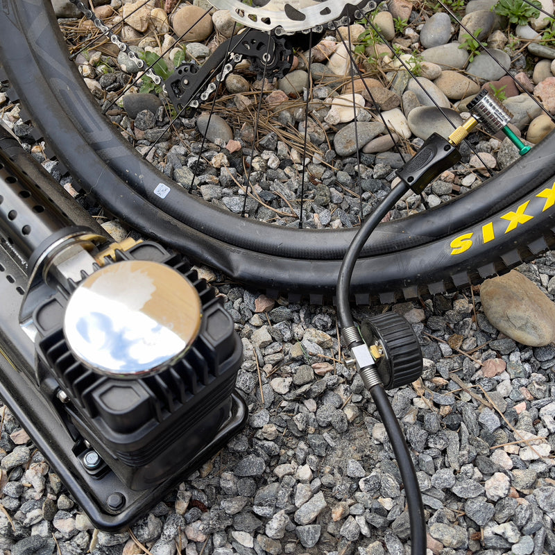 Load image into Gallery viewer, Lightning™ XP Locking Presta Air Chuck for Bike Tires - 1/4" F-NPT (Presta Valves)
