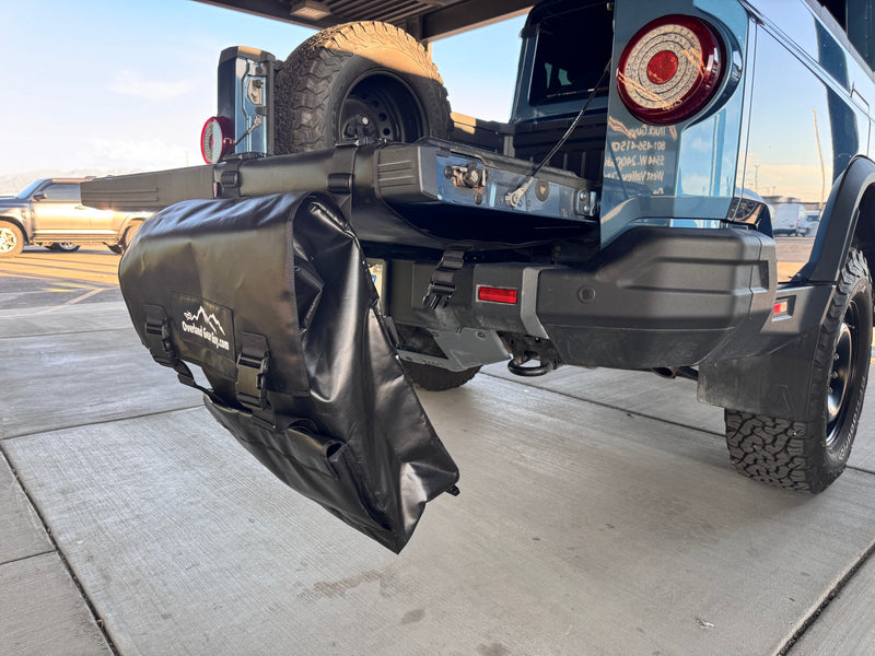 Load image into Gallery viewer, Tailgate Trash Bag Gladiator - Tacoma - Ram - Rivian -QuarterMaster
