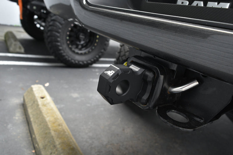 Load image into Gallery viewer, Shackle Block 2.5" - Black
