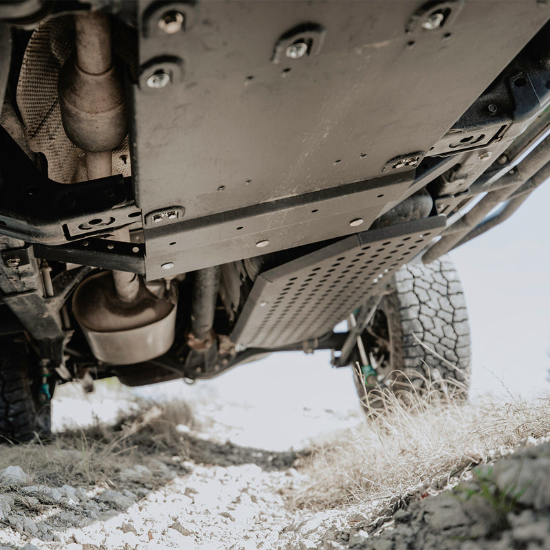 Load image into Gallery viewer, Transfer Skid Plate For 2010-2014 Toyota FJ Cruiser
