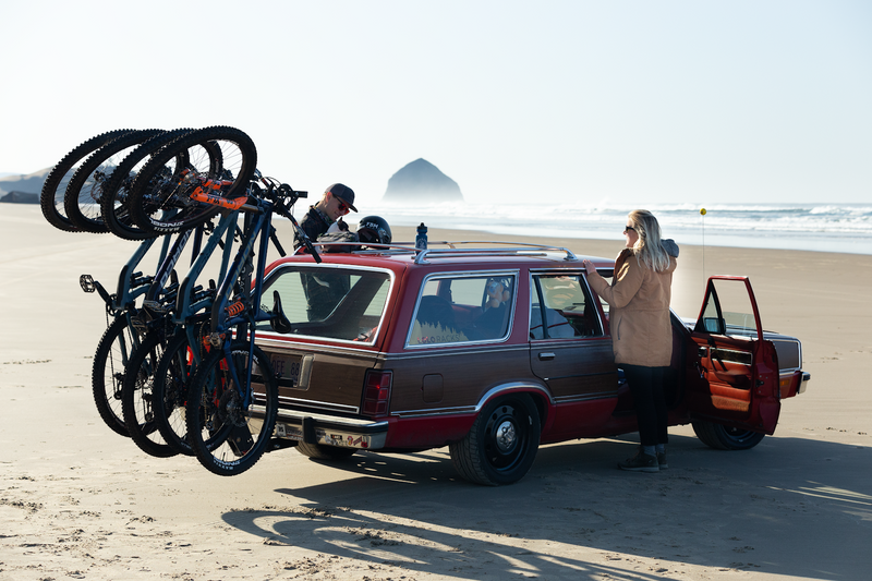 Load image into Gallery viewer, Lolo Racks 4 bike rack for 2" inch hitch (includes locking hitch bolt)
