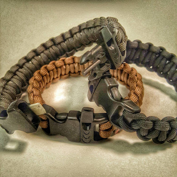 Load image into Gallery viewer, Scout Slimline: Minimalist's Paracord Bracelet for Survival Essentials - Fire, Cut, Shelter, Signal
