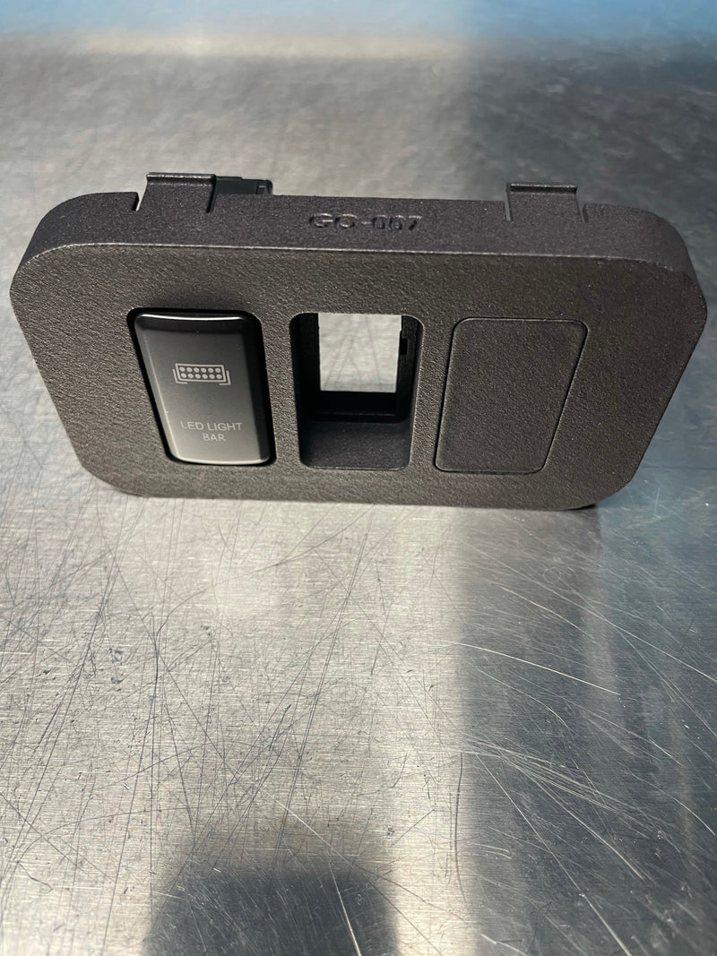 Load image into Gallery viewer, Modular Insert for 3 Tall Switches
